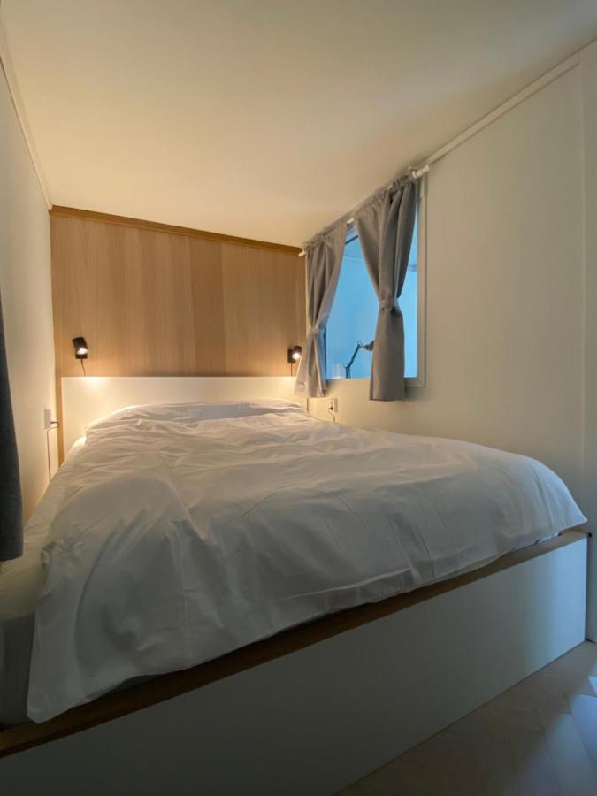 Entire Renovated Apartment From 1780 With Kitchen, Bath, Bedroom, And Living Room In Skuteviken ベルゲン エクステリア 写真