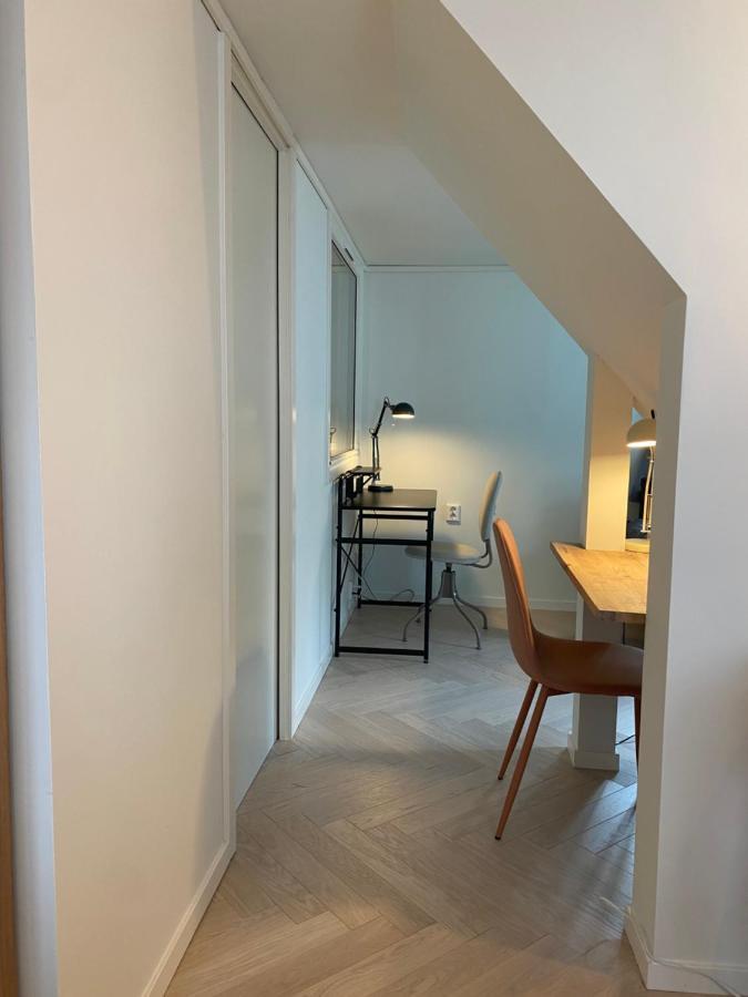 Entire Renovated Apartment From 1780 With Kitchen, Bath, Bedroom, And Living Room In Skuteviken ベルゲン エクステリア 写真