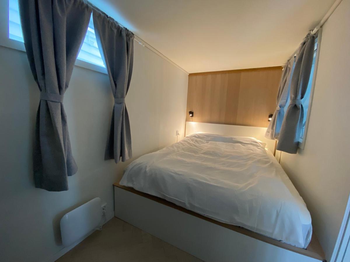Entire Renovated Apartment From 1780 With Kitchen, Bath, Bedroom, And Living Room In Skuteviken ベルゲン エクステリア 写真